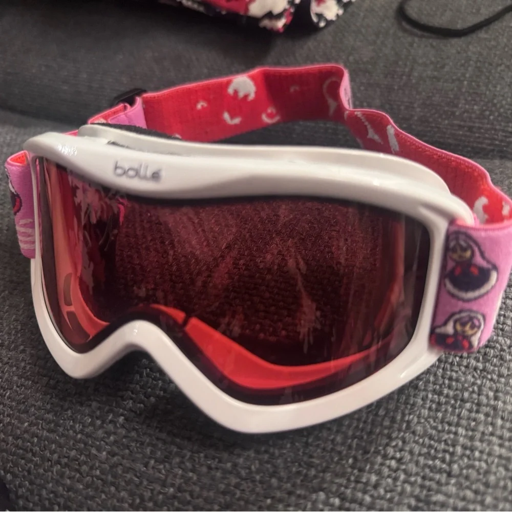 Bolle Kids Sunglasses with Pink Strap and Red Lens